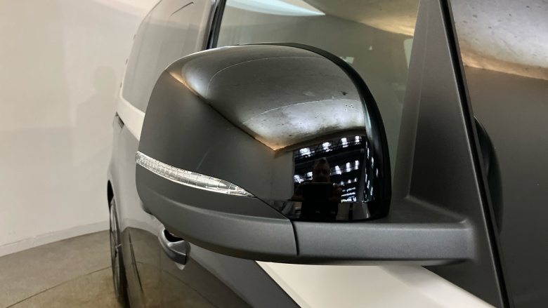 Volkswagen ID. Buzz 210kW Style Pro 86kWh 5dr LWB Auto [7St/Design+] Electric Estate